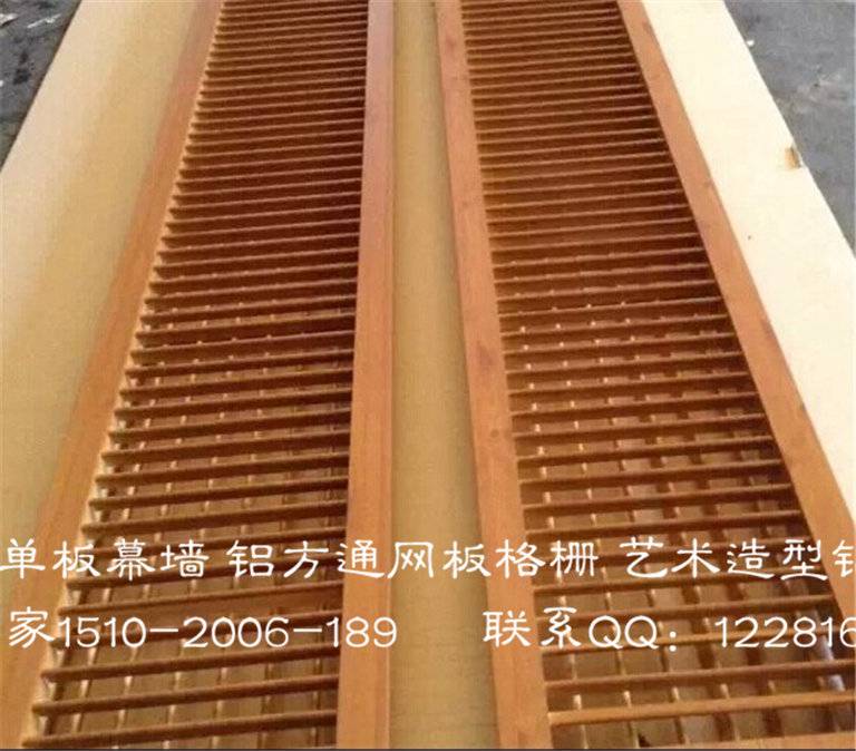 复古门楣栅格装饰