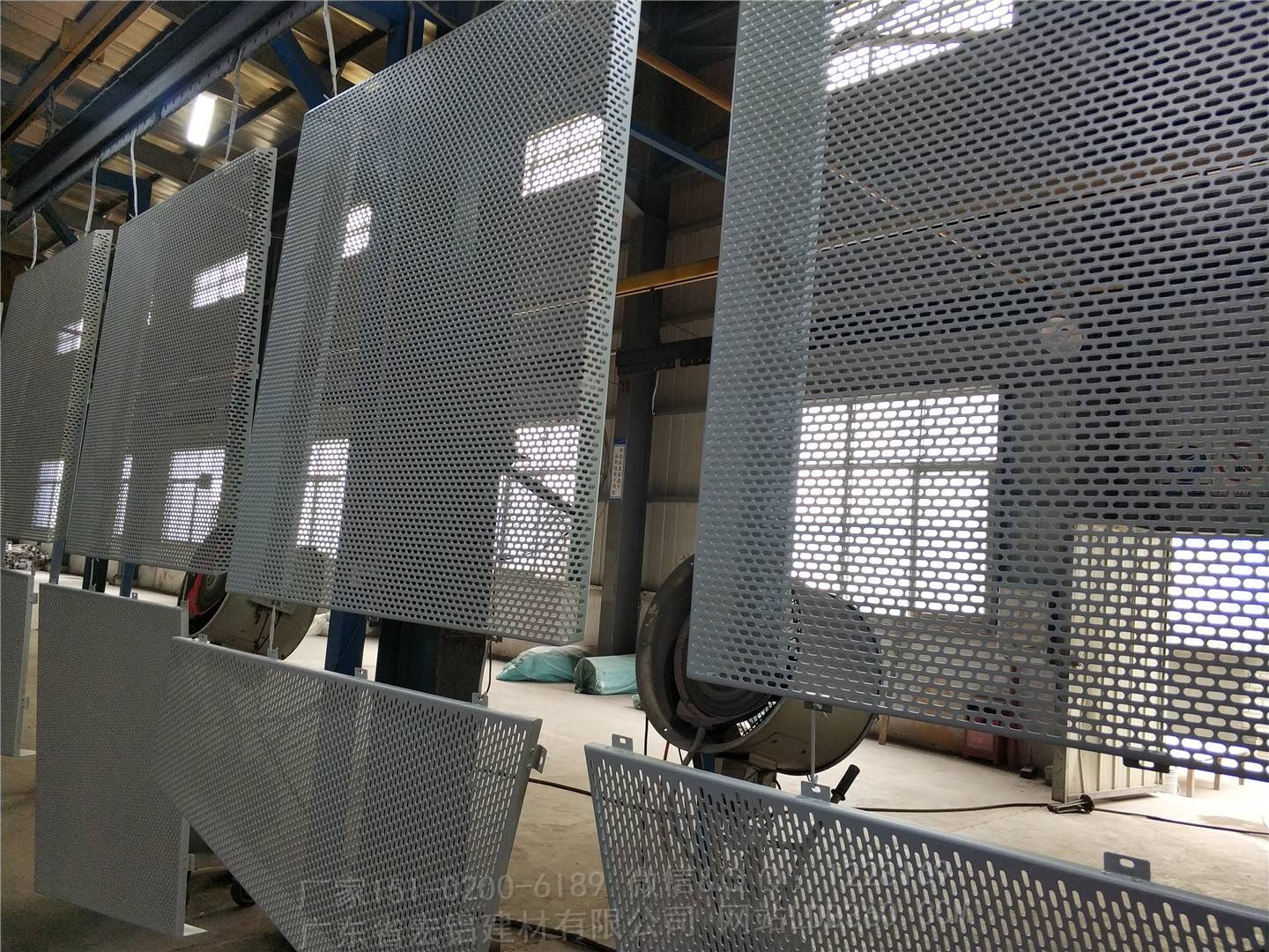 Aluminum pictures