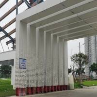 宏铝冲孔铝单板价格和性能特点的关系