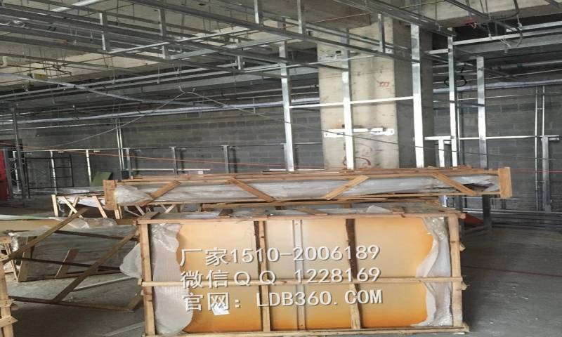 内装铝单板施工现场