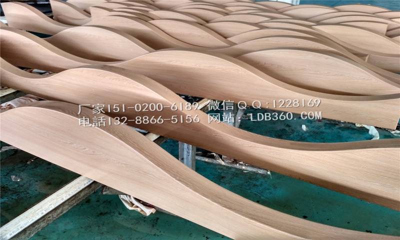 波浪型天花/护墙板