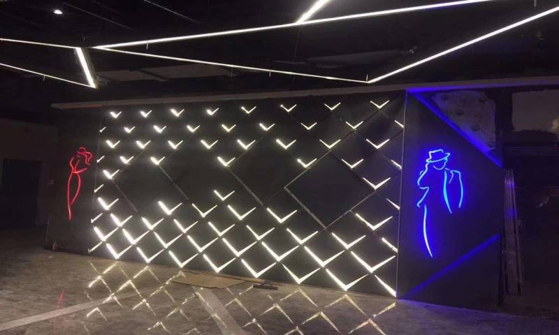 万达IMAX影视城造型墙板+天花铝板