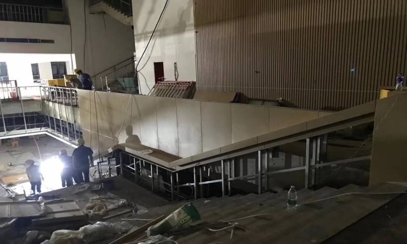 淮安图书馆-铝单板墙面、廊桥过道格栅窗花安装