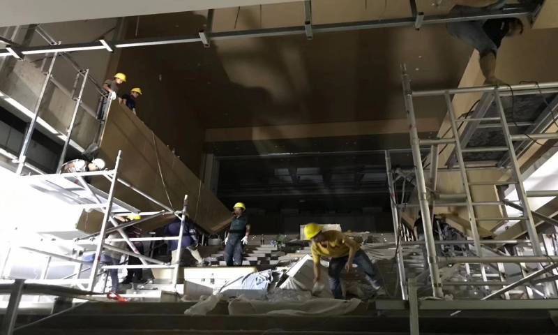 淮安图书馆-铝单板墙面、廊桥过道格栅窗花安装