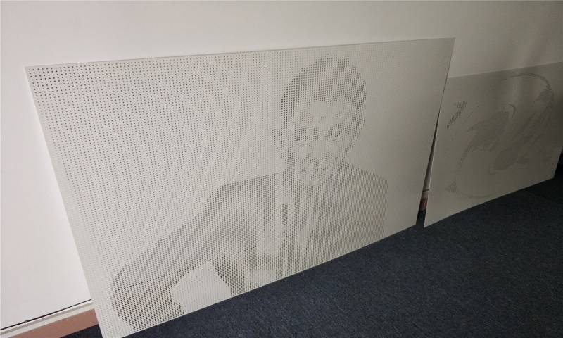 地图冲孔板背景墙