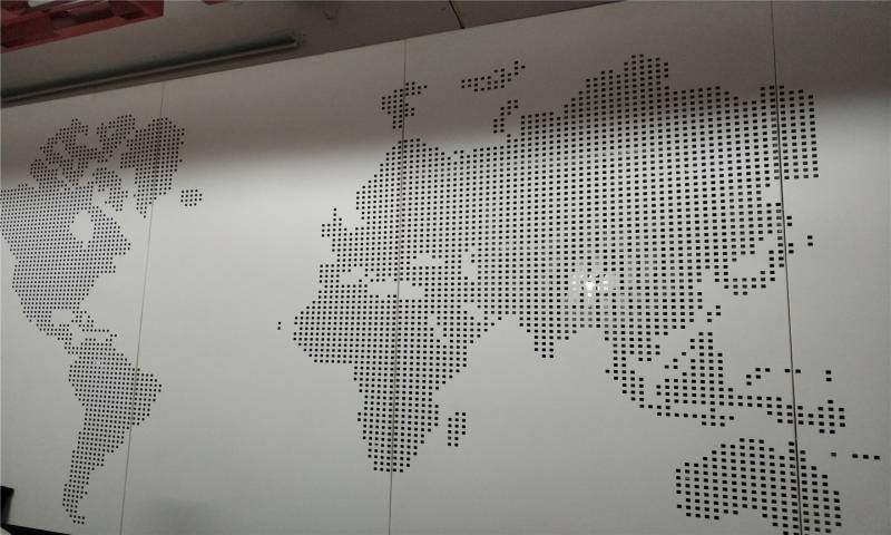 地图冲孔板背景墙