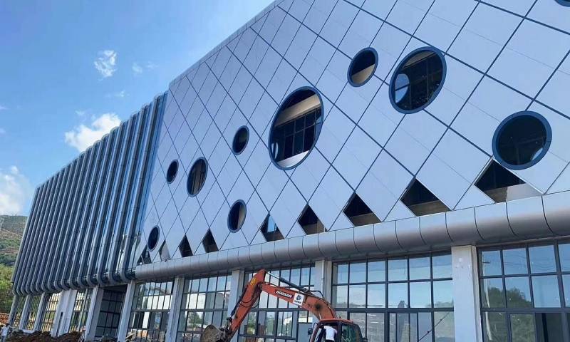 斜排方板窗洞幕墙