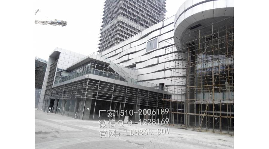 Construction of aluminum veneer for exterior wall of high end commercial building