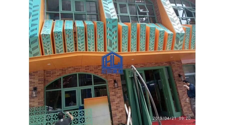 Aluminum veneer of 37 degree Xiangxiang punching door head in Changsha